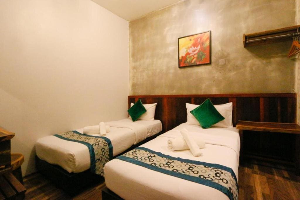 Standard Twin Room room - Image 3