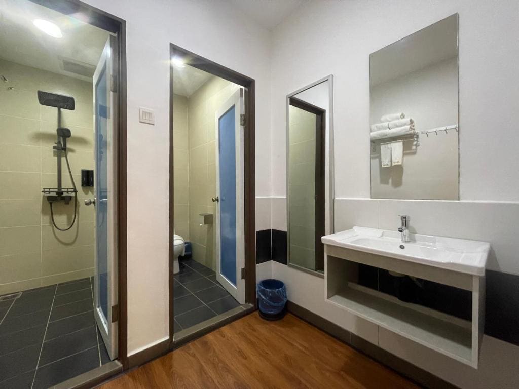 Family Room room - Image 1