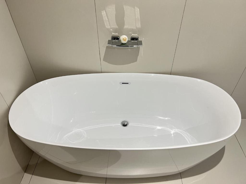 King Room with Spa Bath room - Image 1