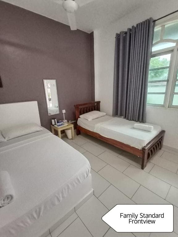 Standard Triple Room with Sea View room - Image 2