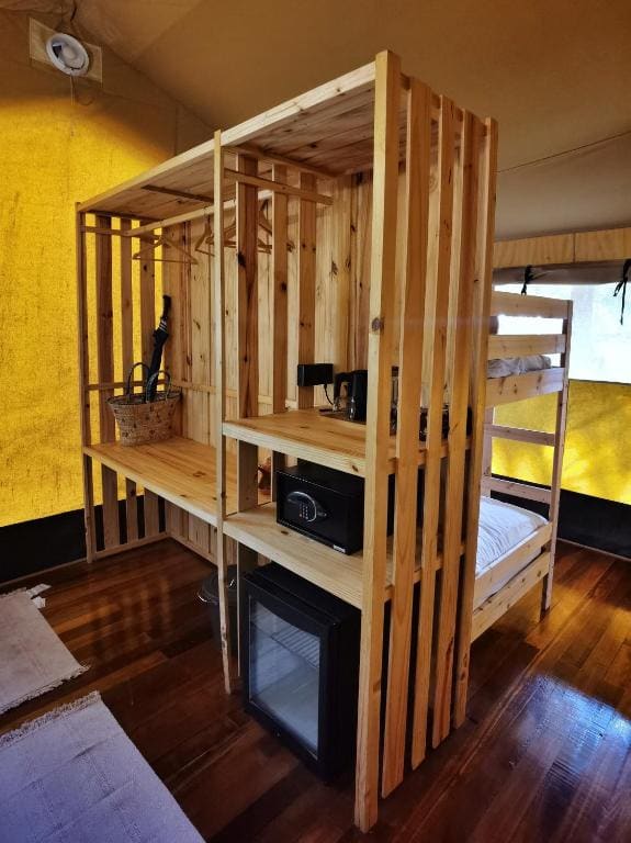 Tent room - Image 3