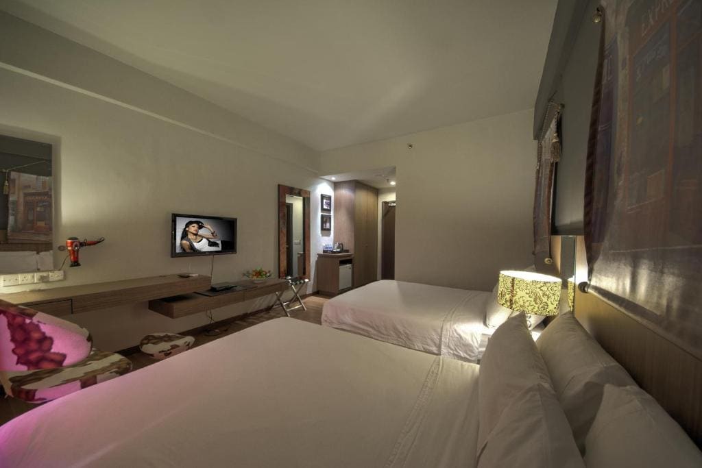 Premier Quadruple Room room - Image 3