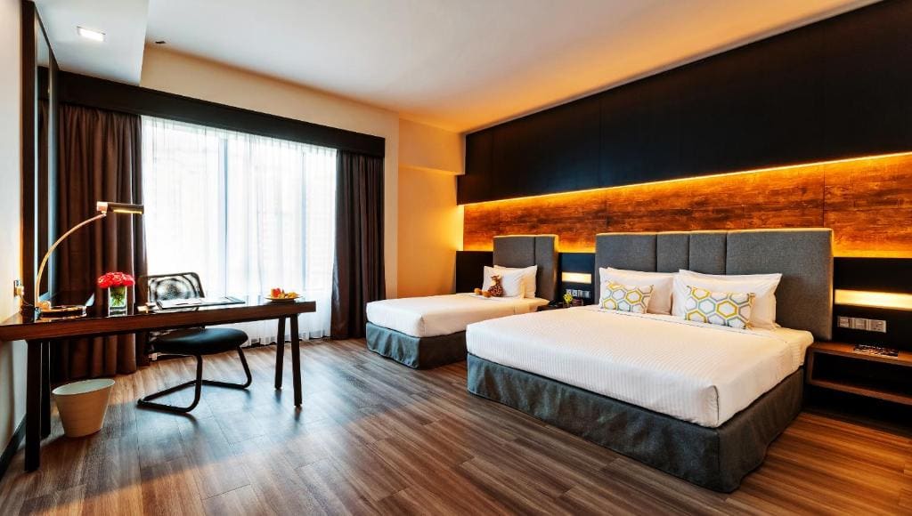 Deluxe Twin Room room - Image 2