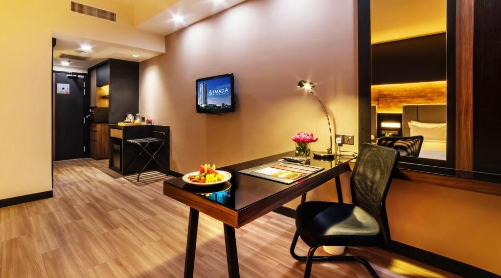 Deluxe Family Room room - Image 2