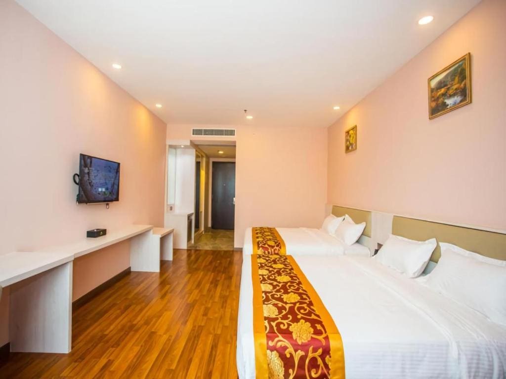 Deluxe King Room room - Image 3