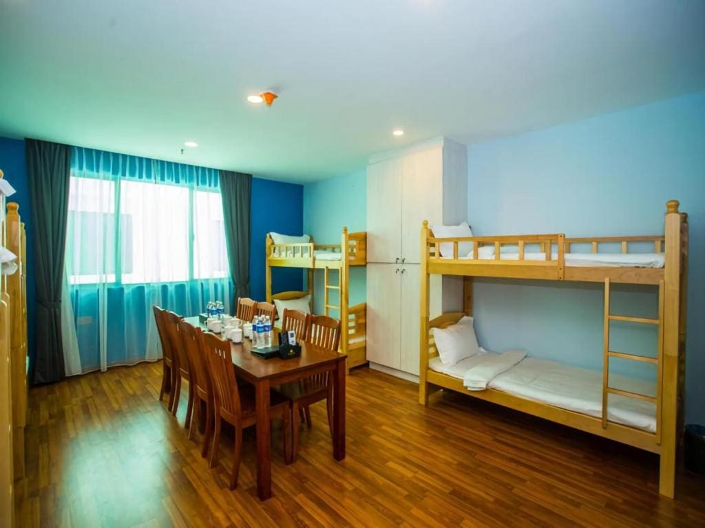 8-Bed Mixed Dormitory Room room - Image 3