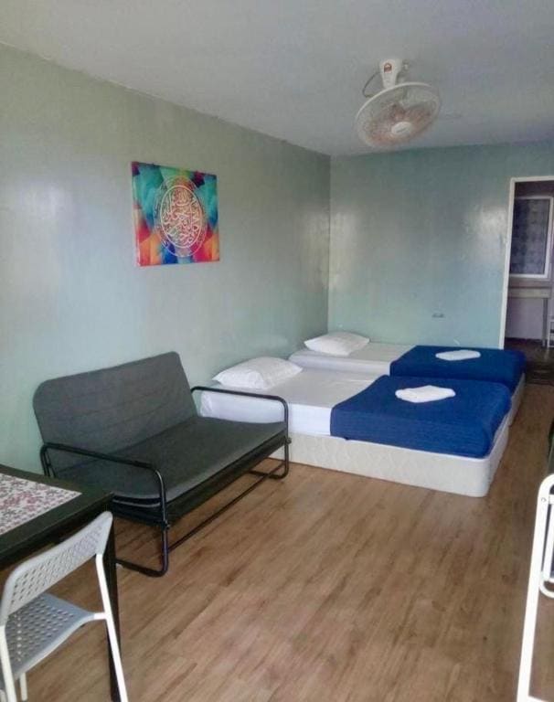 Superior Family Room room - Image 3