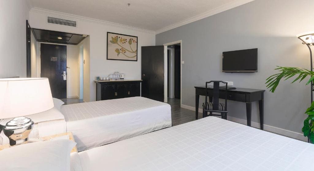 Superior Double or Twin Room with City View room - Image 3