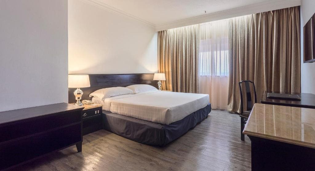 Superior Double or Twin Room with City View room - Image 1