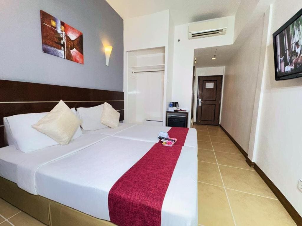 Superior Twin Room room - Image 2