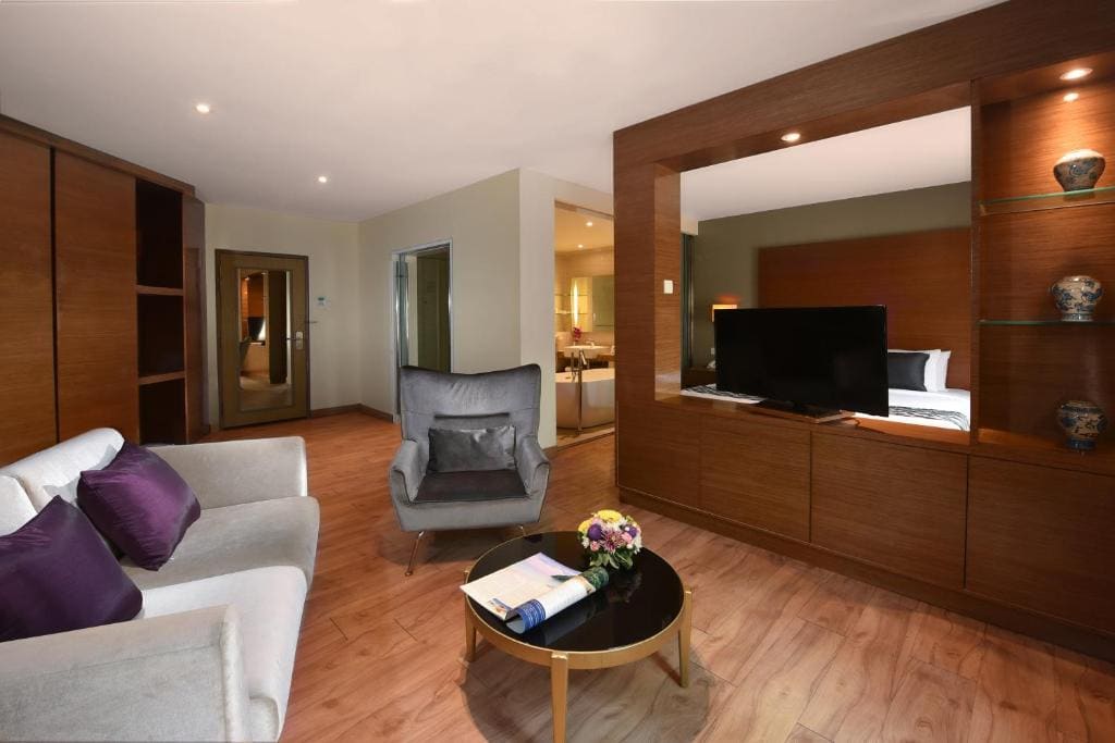 Bella Vista Suite room - Image 3