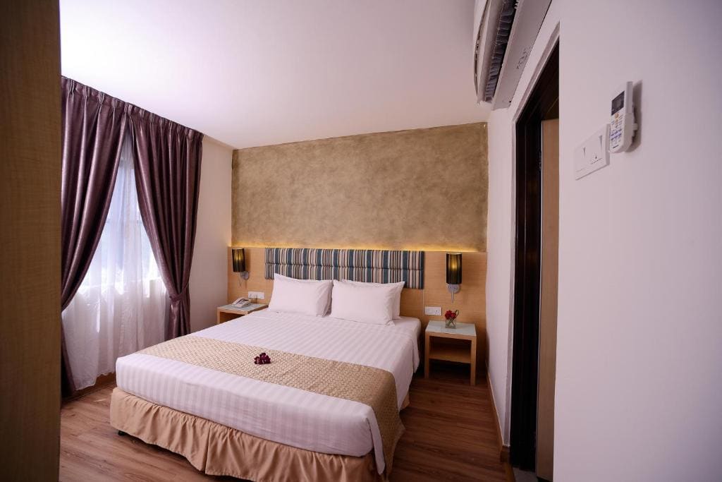 Deluxe Twin Room room - Image 2