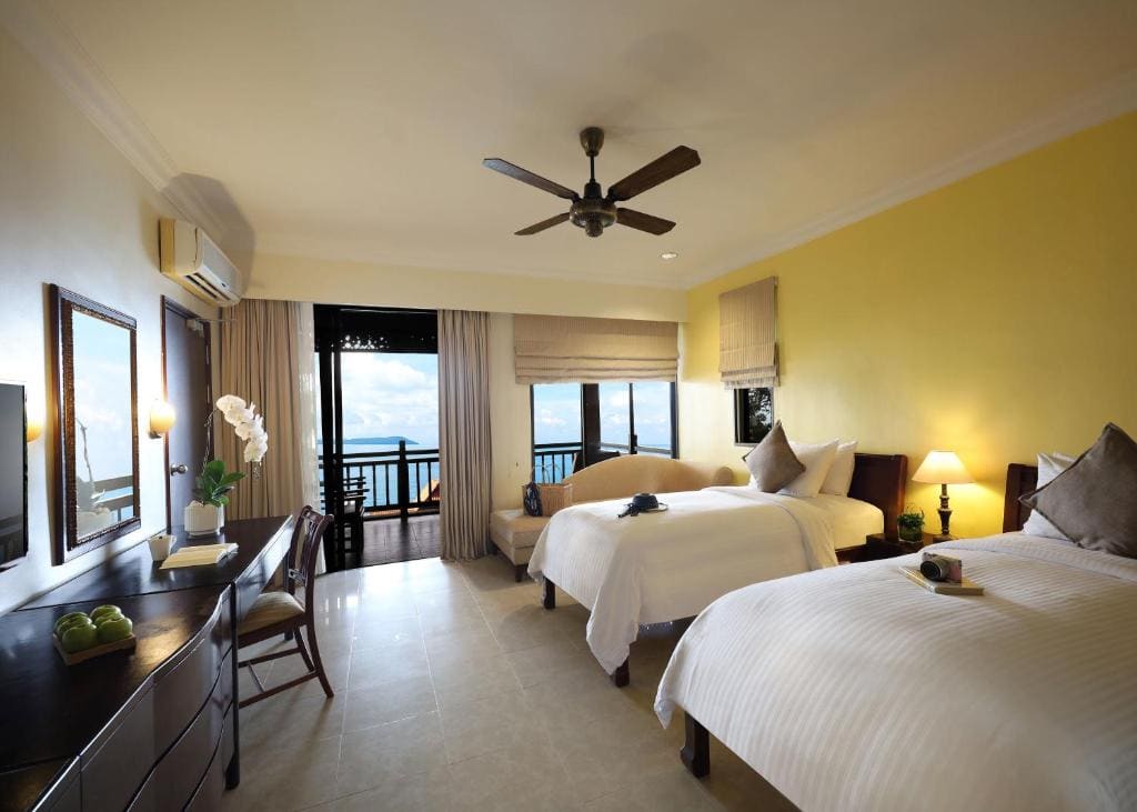 Premier Seaview Chalet room - Image 3