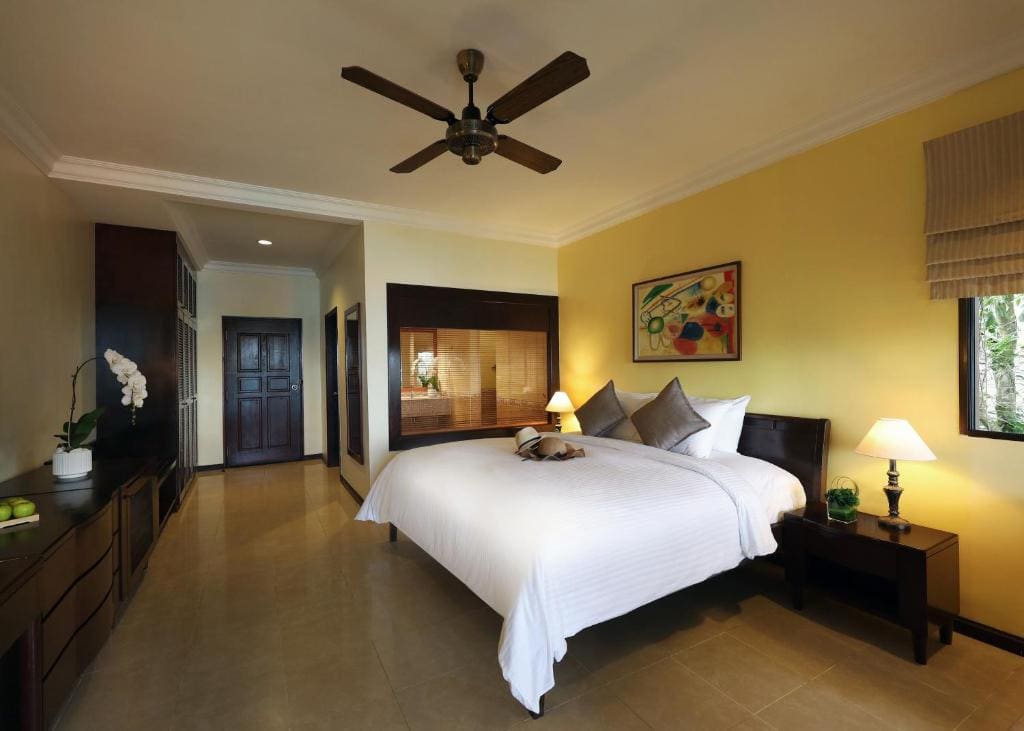 Premier Seaview Chalet room - Image 1