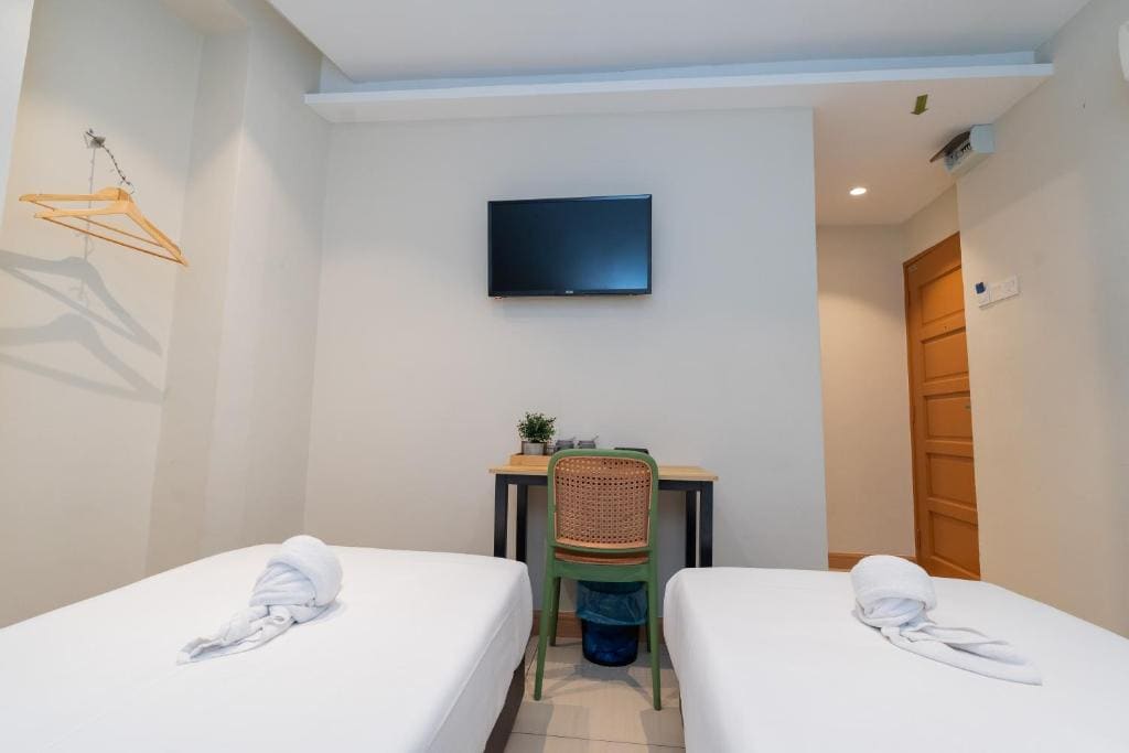 Standard Twin Room room - Image 3