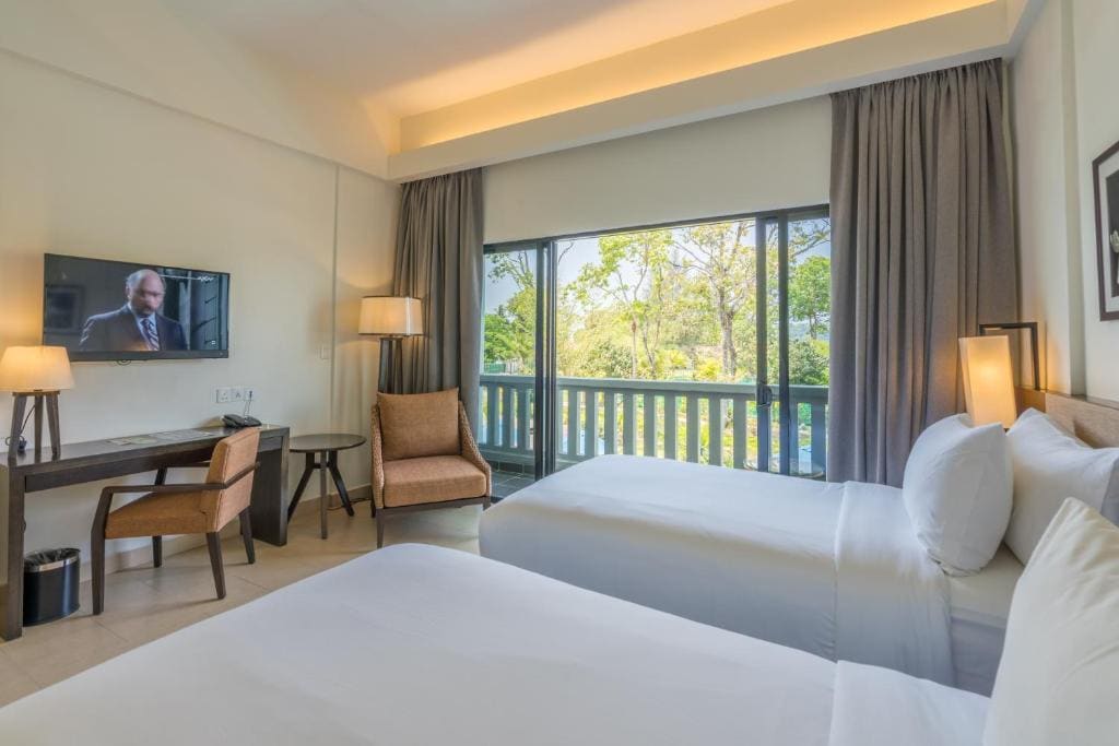 Deluxe Twin - Pool View room - Image 1