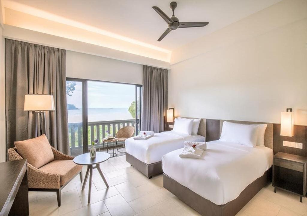 Deluxe Twin - Pool View room - Image 2