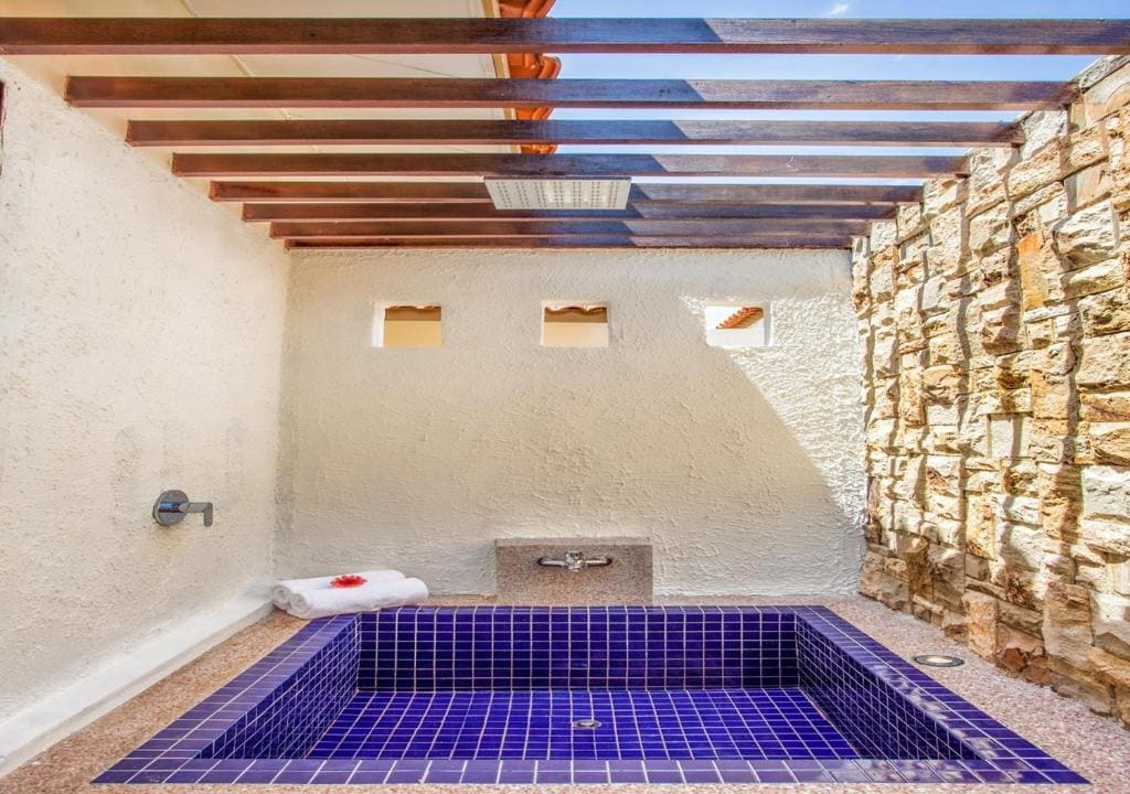 Premier Villa room - Image 2