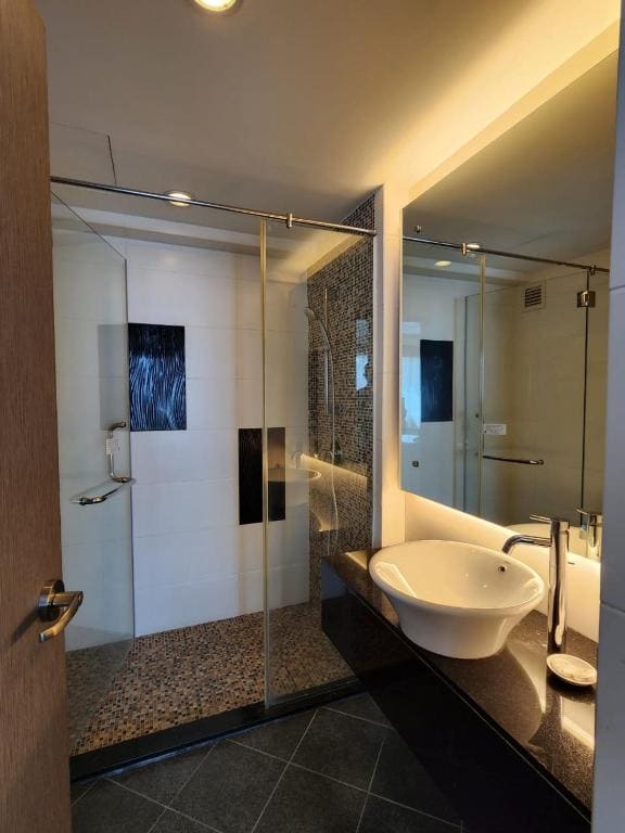 Executive Suite room - Image 1