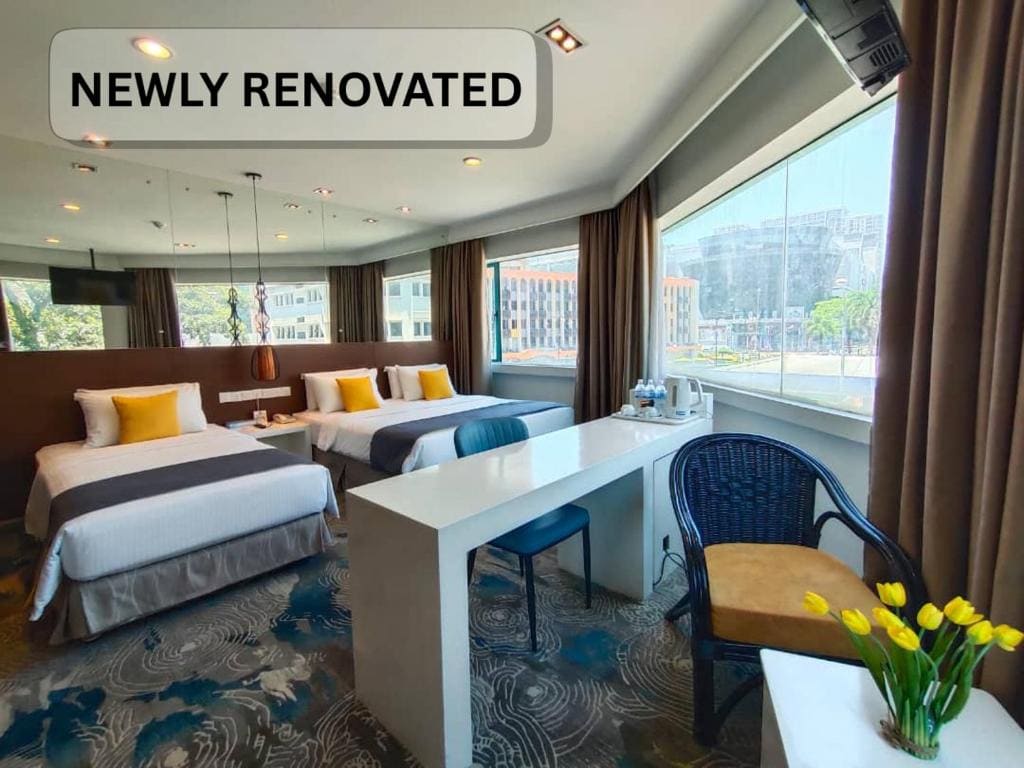 Deluxe Family Room room - Image 1