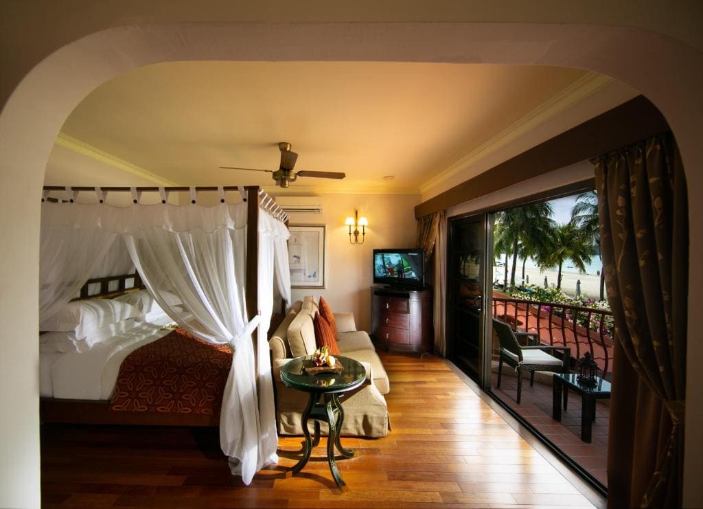 Casa Seaview Deluxe Suite room - Image 1