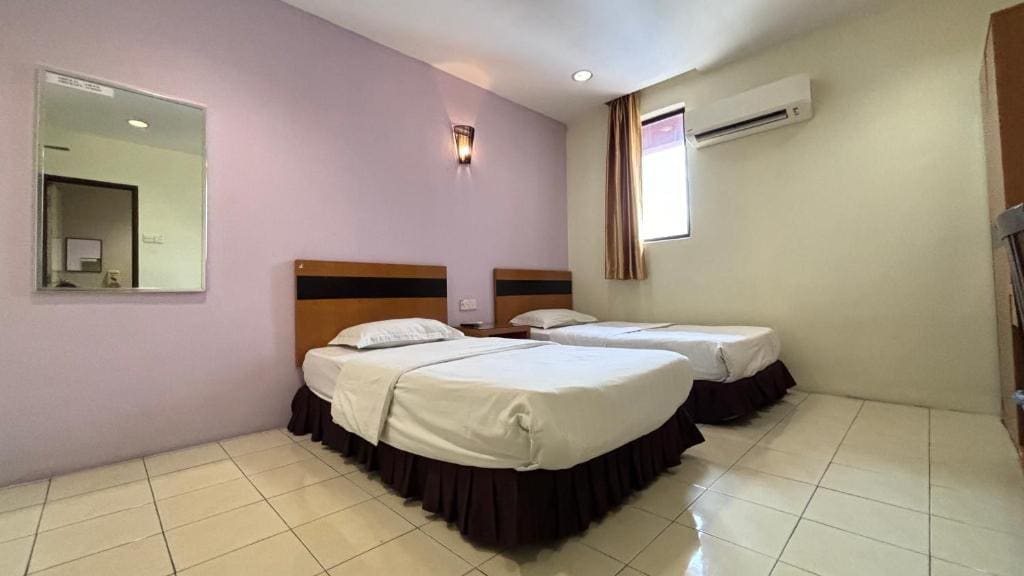 Deluxe Twin Room room - Image 1