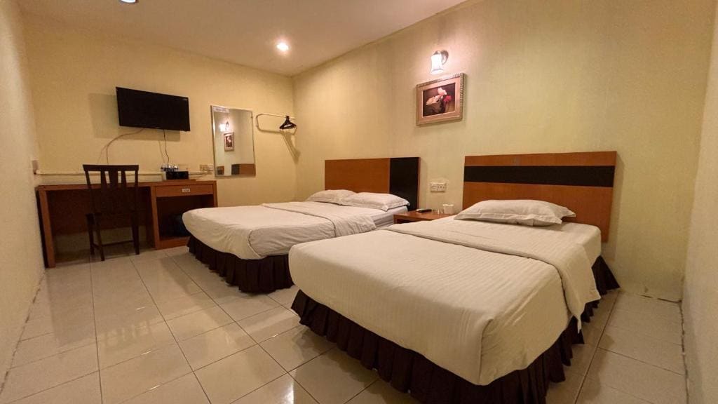 Family Room room - Image 2