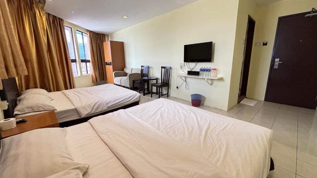 Deluxe Family Room room - Image 1