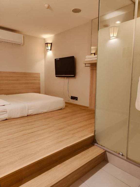 Deluxe Twin Room room - Image 2