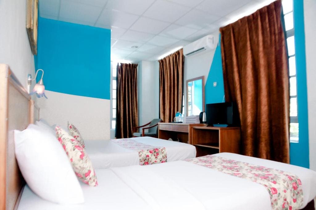 Standard Triple Room room - Image 1