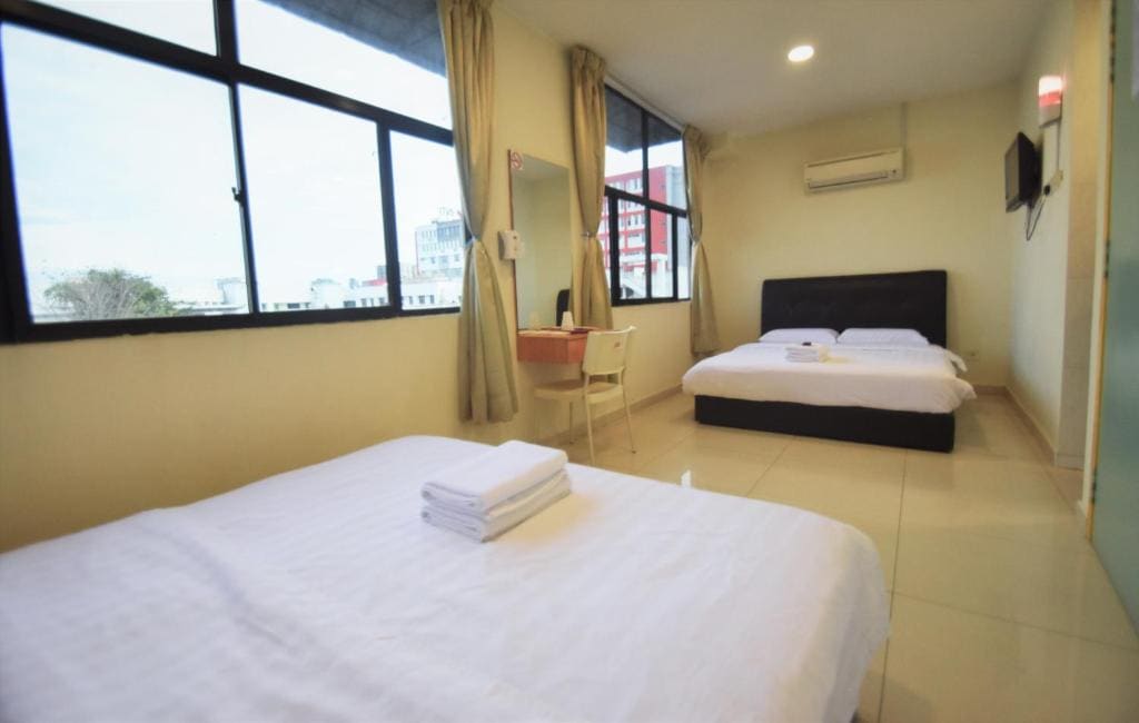 Superior Triple Room room - Image 2