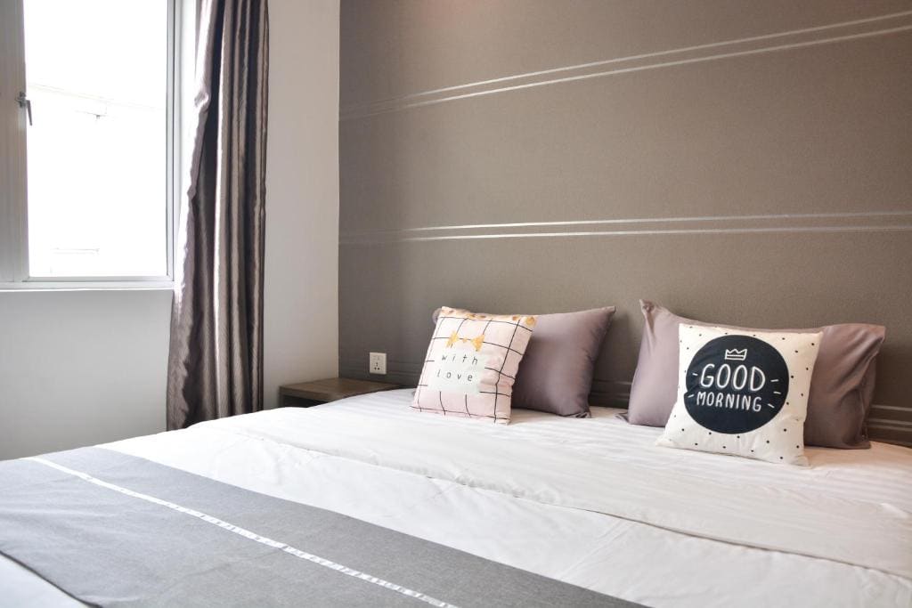 Deluxe King Room room - Image 1
