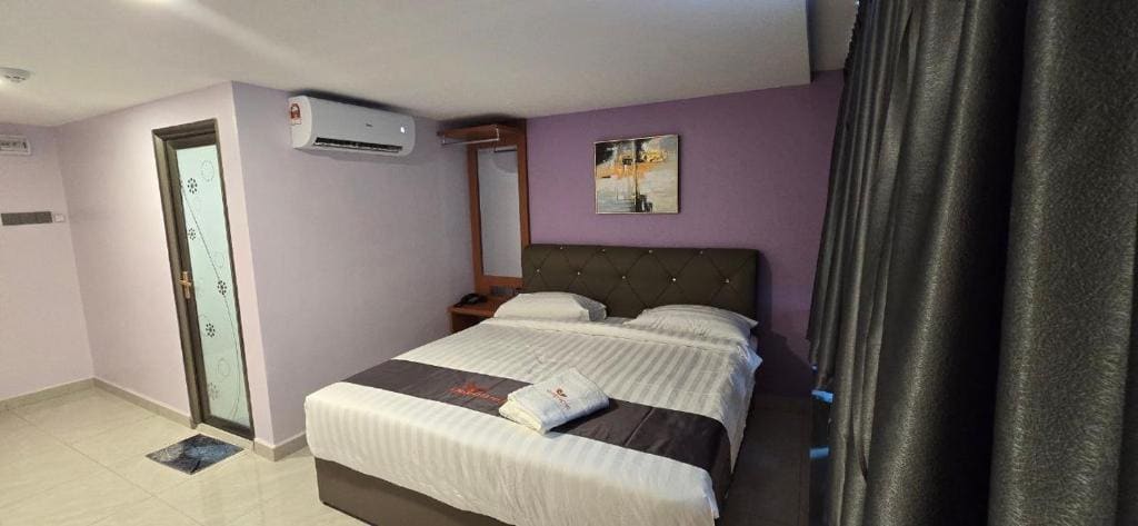Superior Queen Room room - Image 1