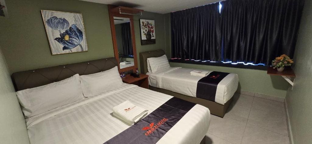 Superior Triple Room room - Image 1