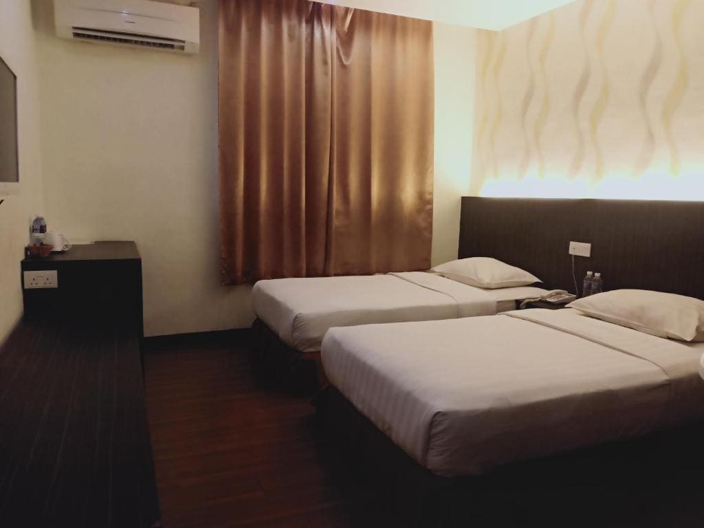 Deluxe Double or Twin Room room - Image 2