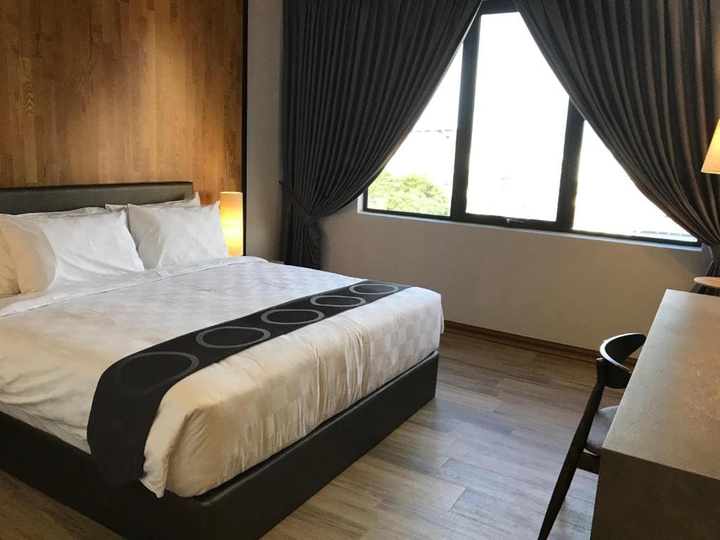 Deluxe King Room room - Image 1
