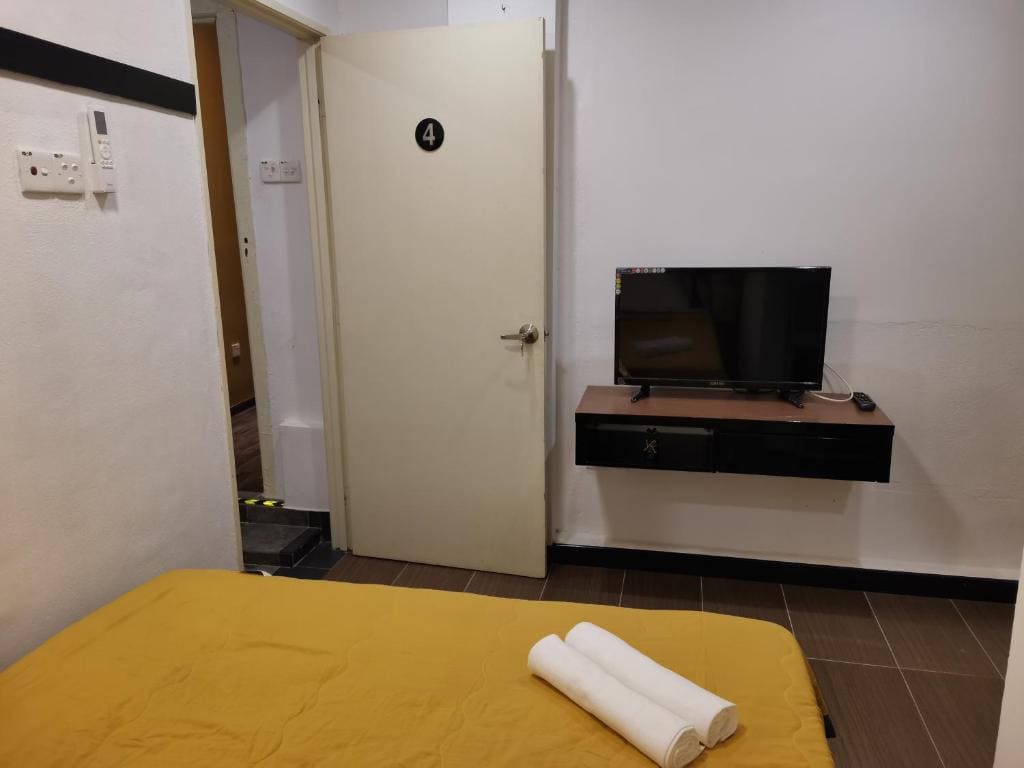 Double Room with Private Bathroom room - Image 2