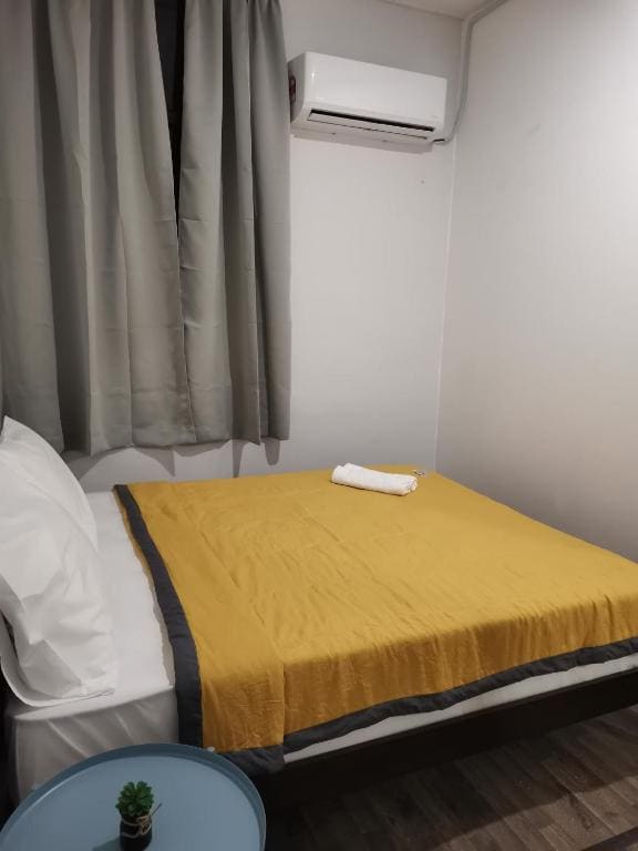 Standard Double Room with Shared Bathroom room - Image 1