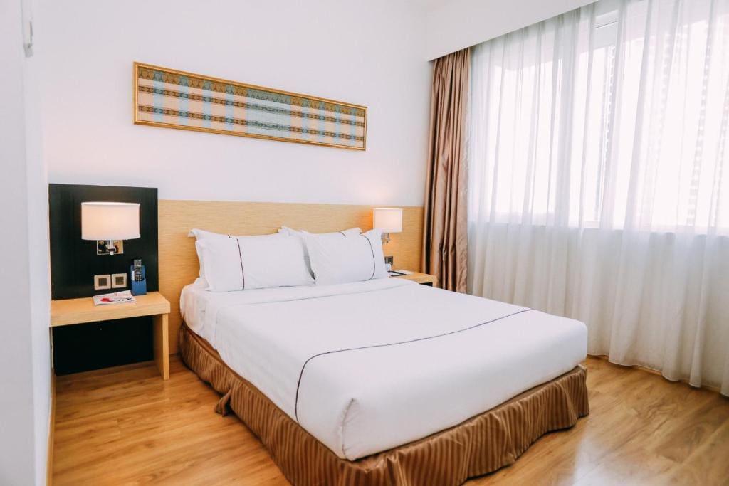 Deluxe Queen Room room - Image 1