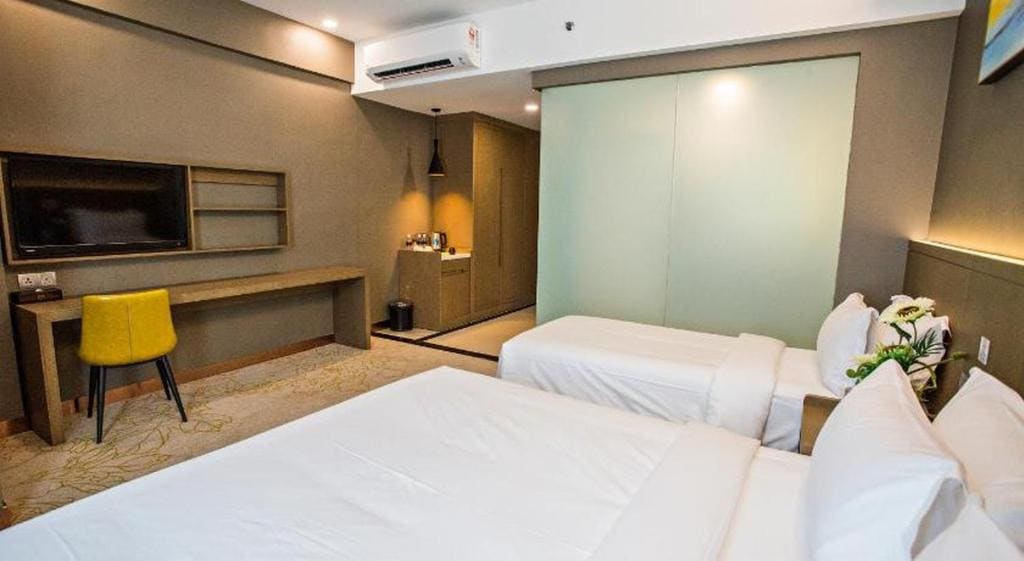 Deluxe Triple Room room - Image 2