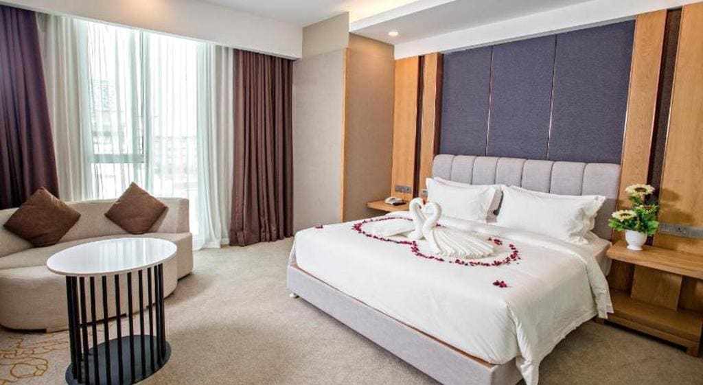 Executive Suite room - Image 3