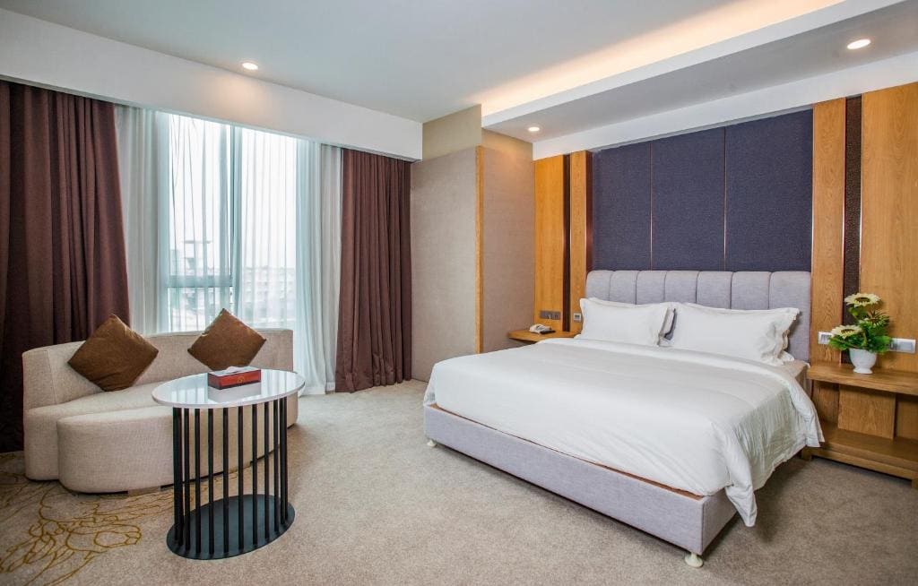 Suite room - Image 1