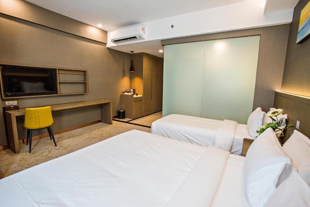 Family Room room - Image 1