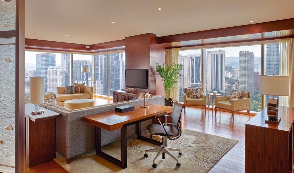 Grand Executive Suite room - Image 2