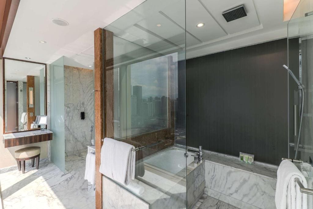Deluxe King Room room - Image 3