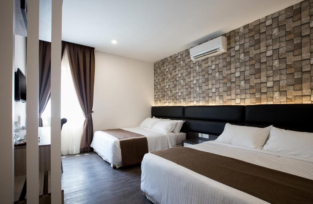 Family Room room - Image 1
