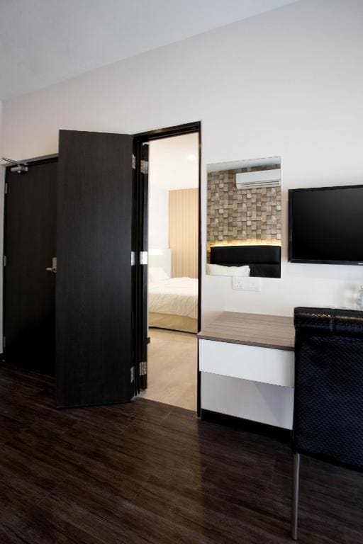 Family Room room - Image 2