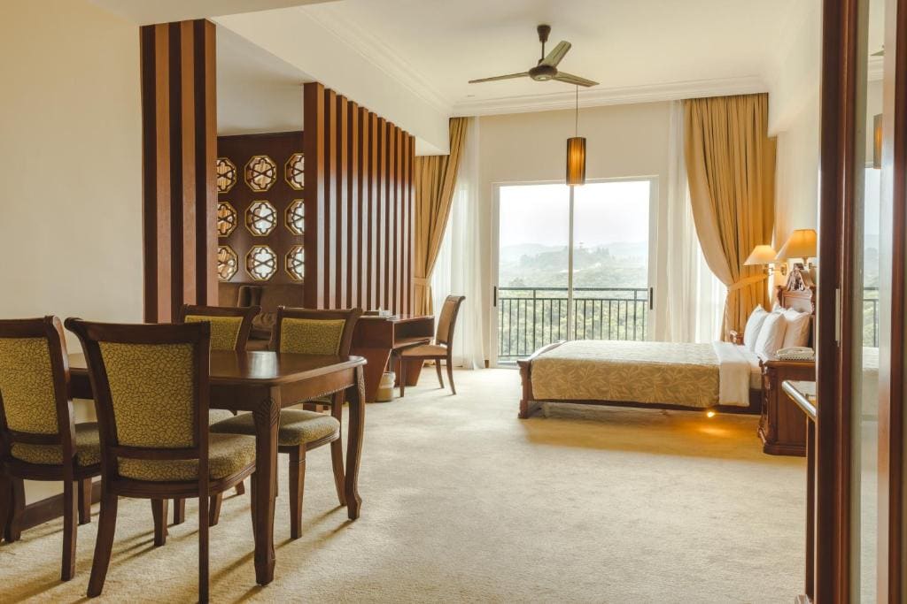 Deluxe Quadruple Room room - Image 3
