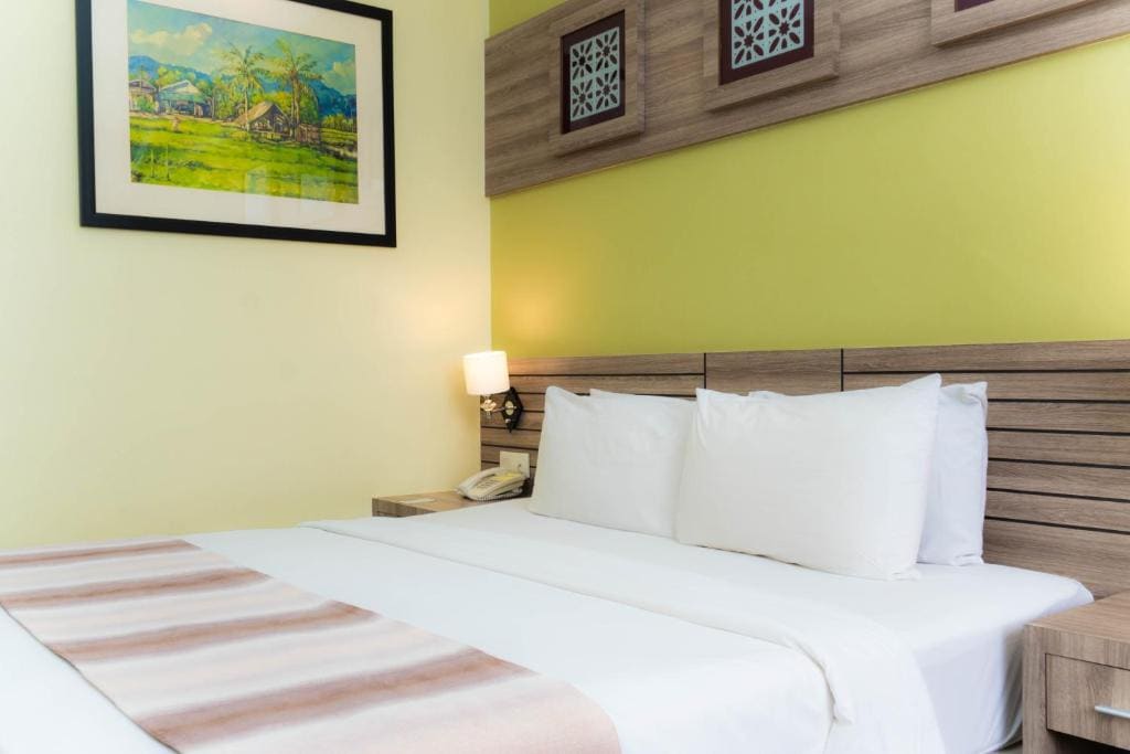 Deluxe Seaview Double Bed room - Image 1