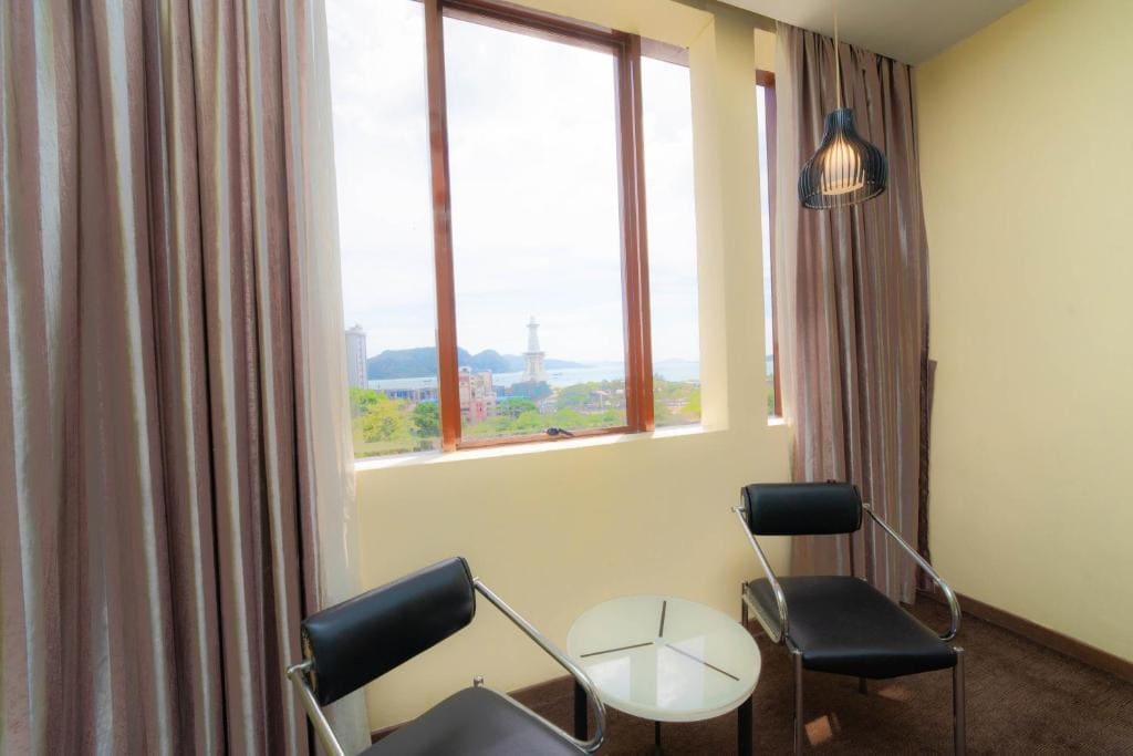 Deluxe Seaview Double Bed room - Image 2